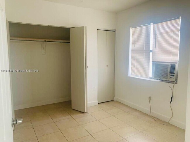Foto del edificio - 401 N Dixie Hwy