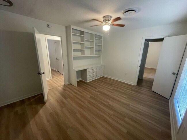 Foto del edificio - 1202 Ferncrest Dr