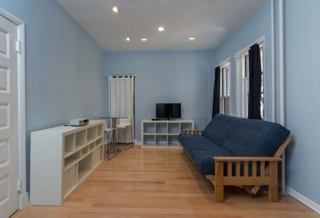 Building Photo - 261 Beacon St