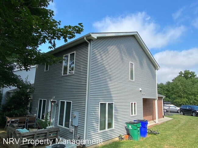 Building Photo - 3 br, 2.5 bath House - 59 Silver Leaf Lane