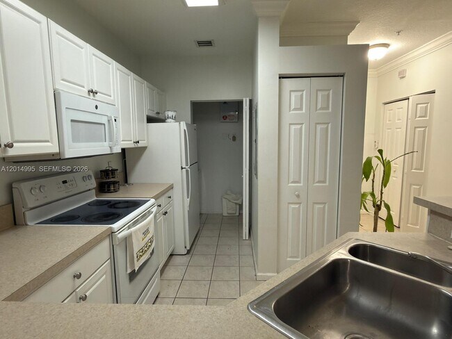 Building Photo - 4508 SW 160th Ave