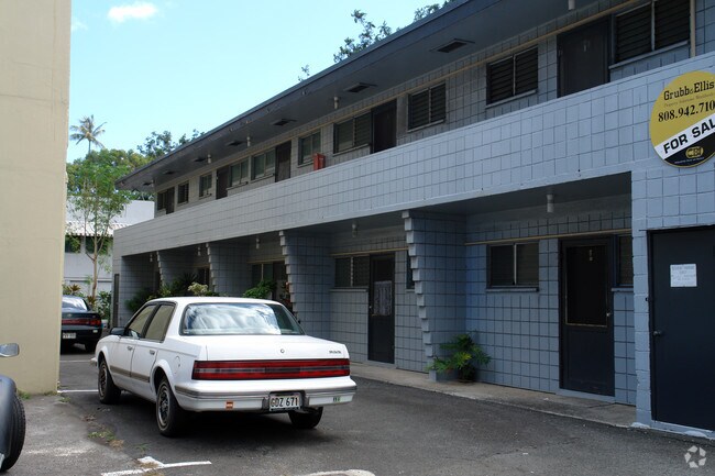 Building Photo - 1521 Kalakaua Ave