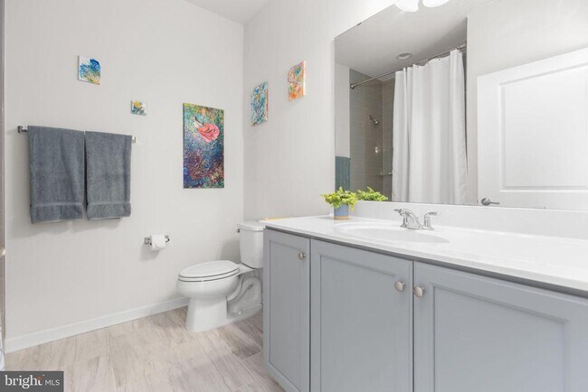 Building Photo - 609 Angelfish Wy