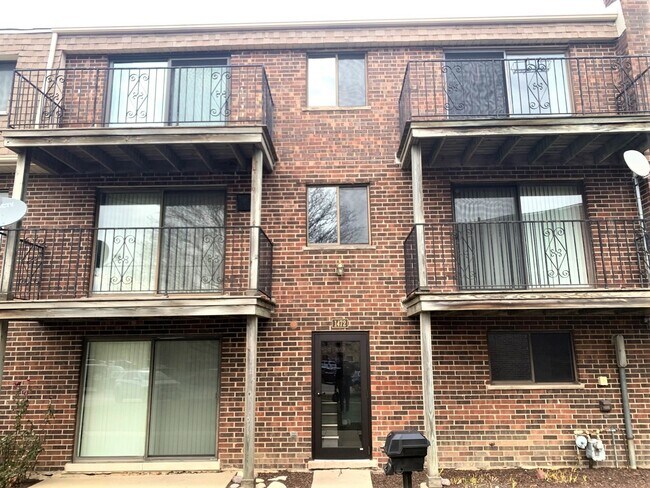 Building Photo - 1472 Carol Ct