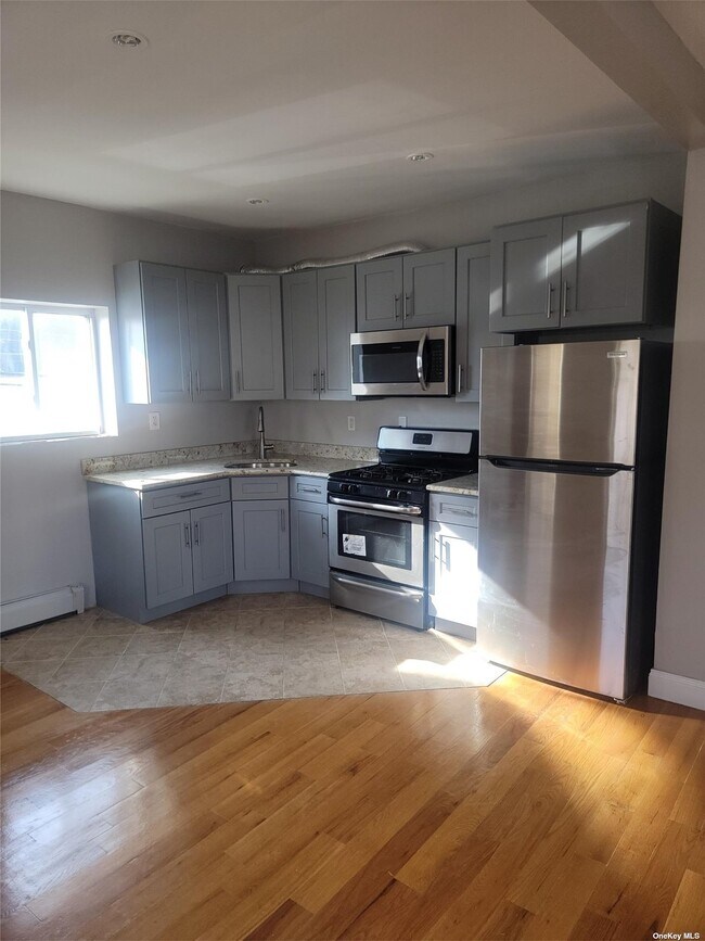 Foto del edificio - 135-30 136th Ave