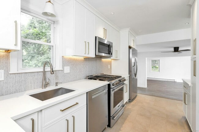 Foto del edificio - 124 Minturn Pl