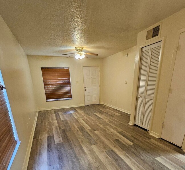 Foto del edificio - Southbrooke condo