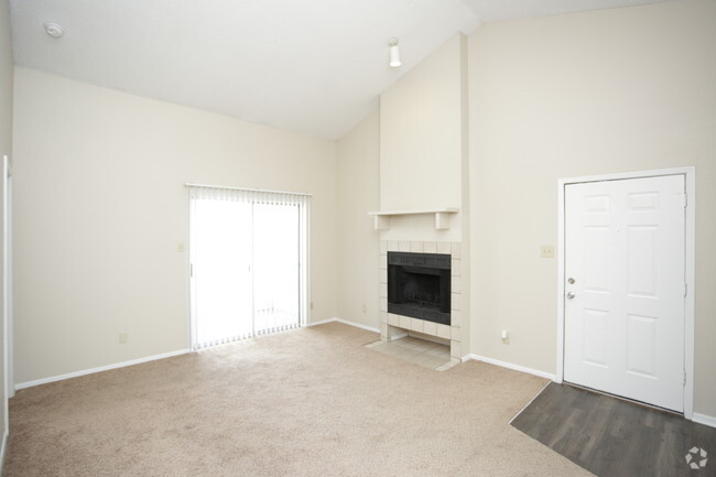 2BR, 2BA - Watermark_915 SF - Woodlake Village Apartments