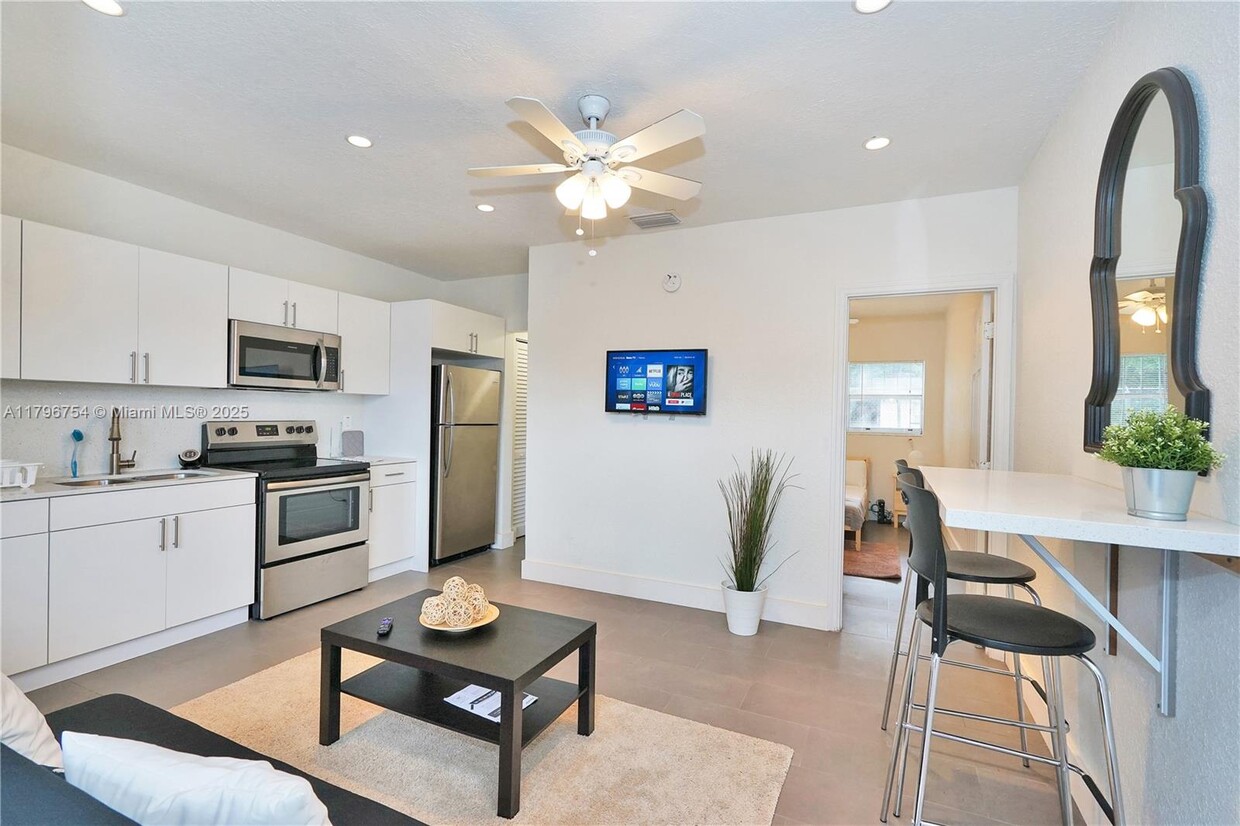 Foto principal - 60 NW 76th St