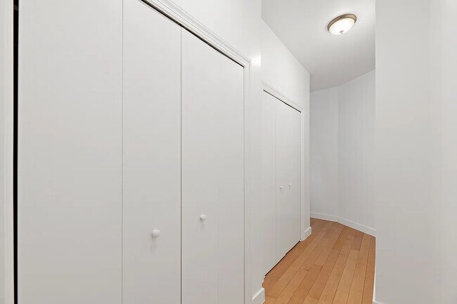Building Photo - 206 Rivington St