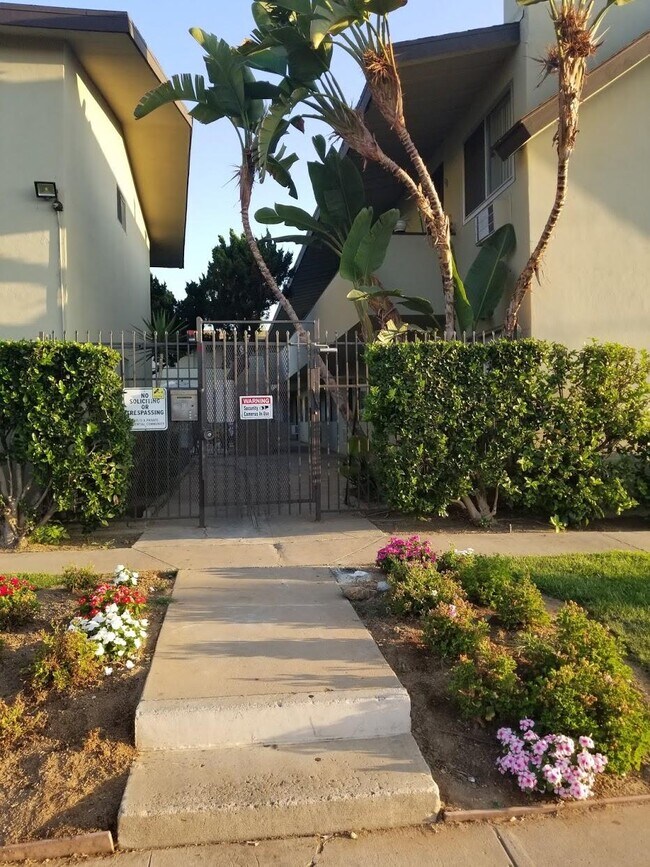 Foto del edificio - 917 E Madison Ave