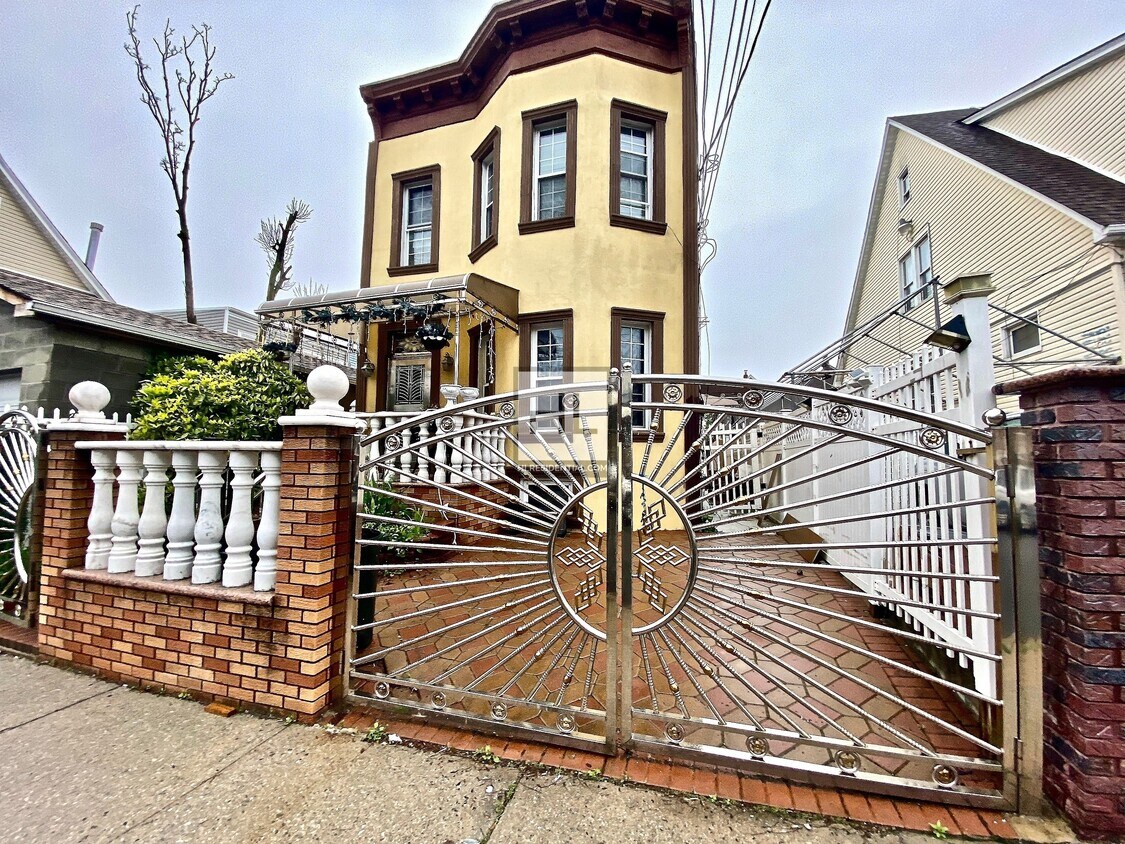 Primary Photo - SHORE AVENUE