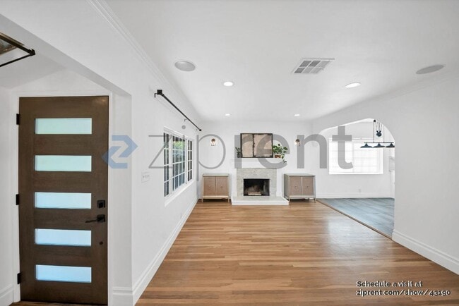 Building Photo - 15243 Morrison St