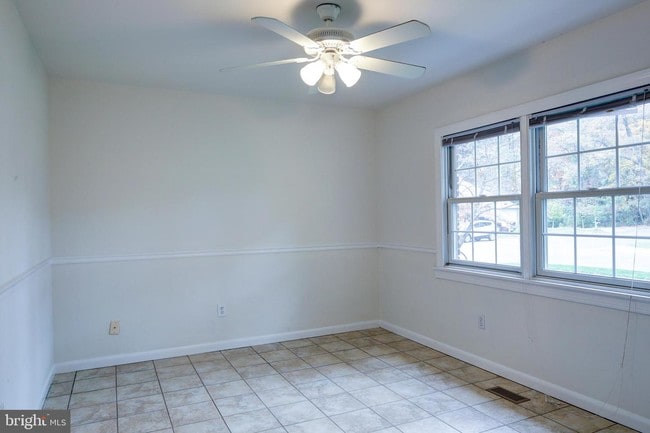 Building Photo - 421 Hucknall Ct