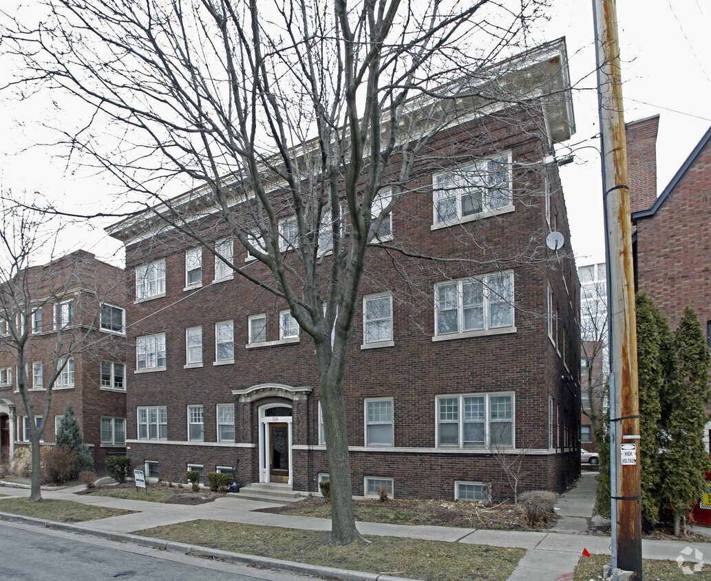 Building Photo - 2314 E Wyoming Pl