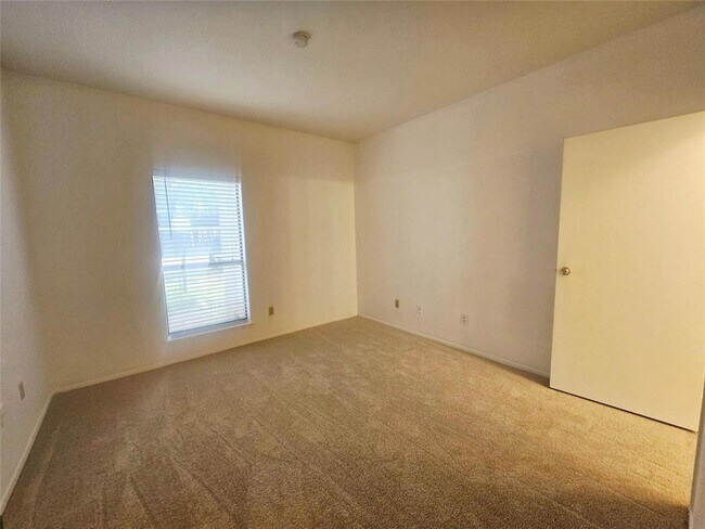 Building Photo - 7950 N Stadium Dr