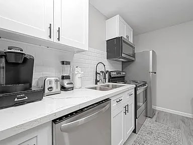 Building Photo - 1352 Dorothy St