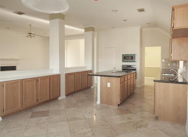 Foto del edificio - 3310 E Overdale Dr