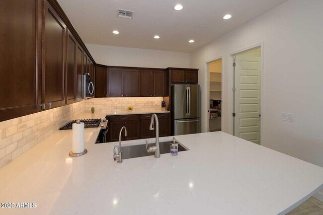 Building Photo - 17775 W Sunward Dr