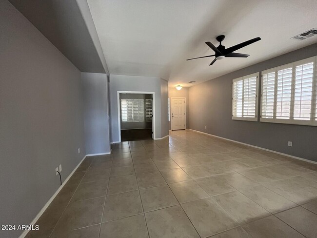 Building Photo - 4427 E Firestone Dr