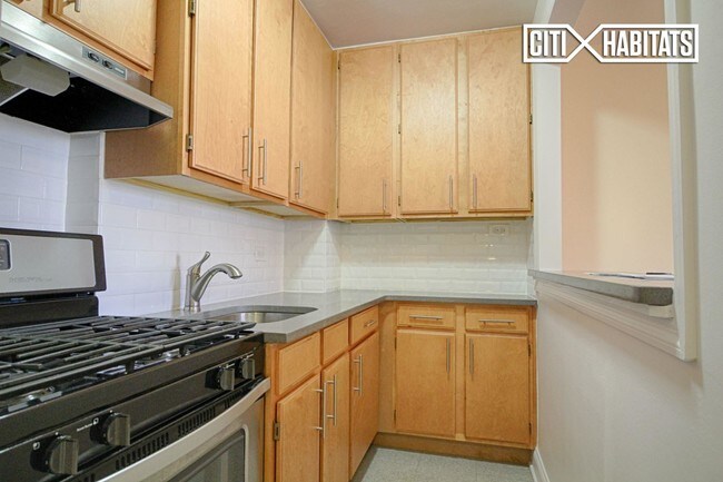 Foto del edificio - 8610 Grand Ave