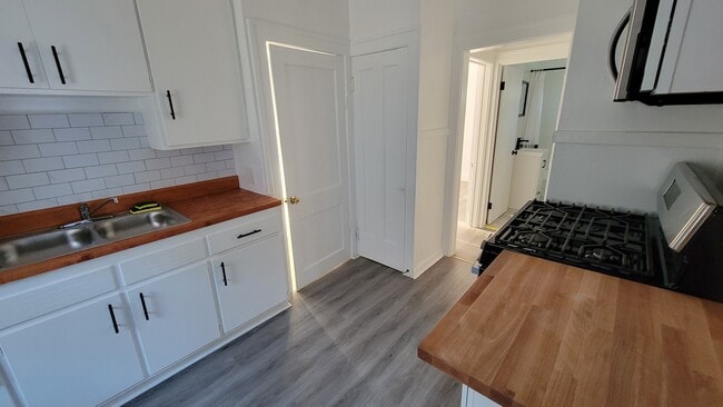 Foto del edificio - 1276 W 89th St