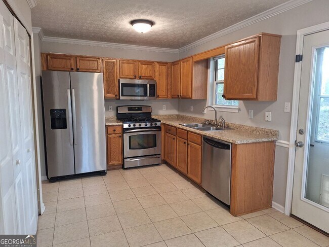 Foto del edificio - 85 Emerald Dr