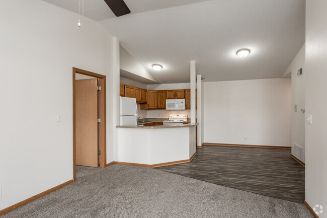 2HAB - Sala de estar - Crown Pointe Apartments