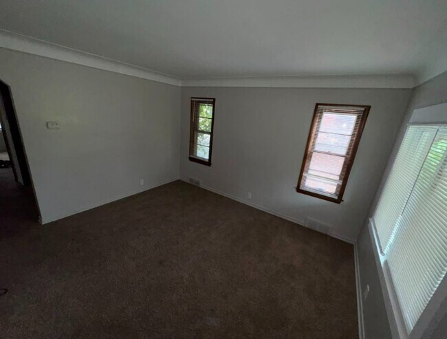 Building Photo - 12037 Corbett Ave