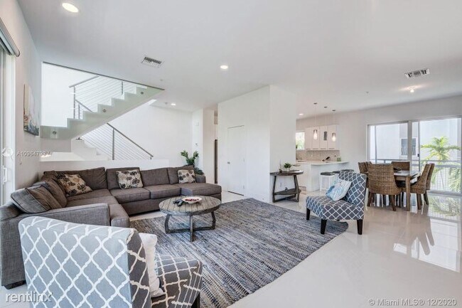 Building Photo - 4 br, 3 bath Townhome - 1343 N Ocean Blvd
