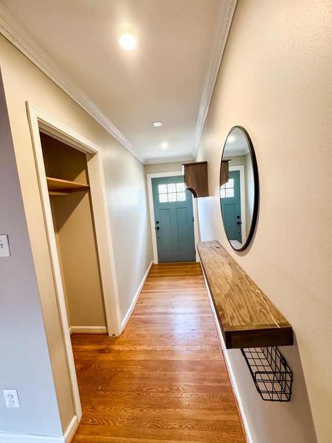 Building Photo - 2963 Sycamore St