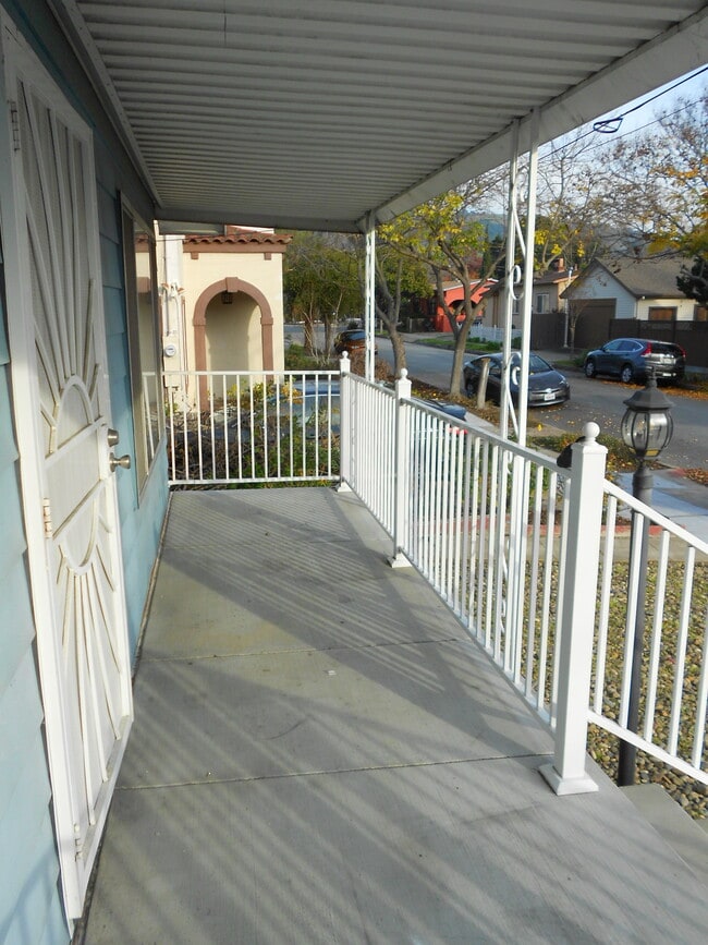 Building Photo - 892 Broadmoor Blvd
