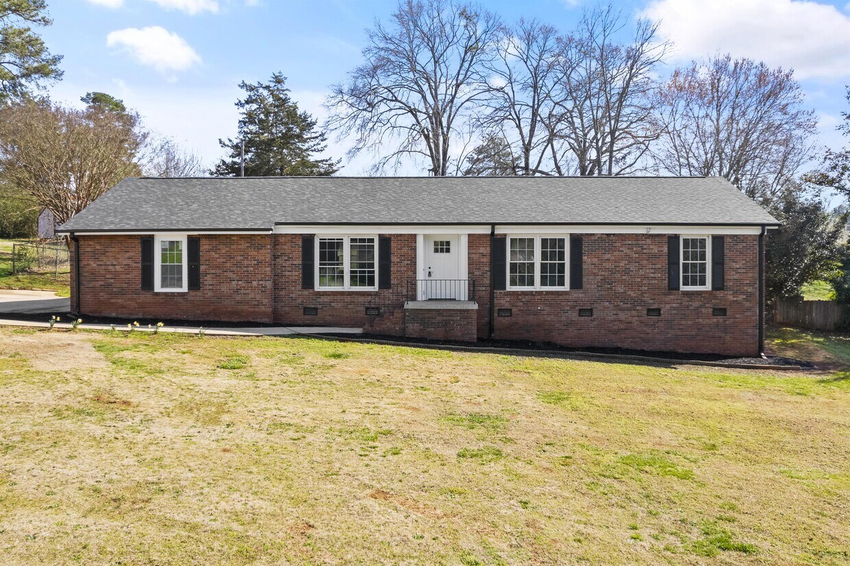 305 Strawberry Ln, Anderson, SC 29625 House Rental in Anderson, SC
