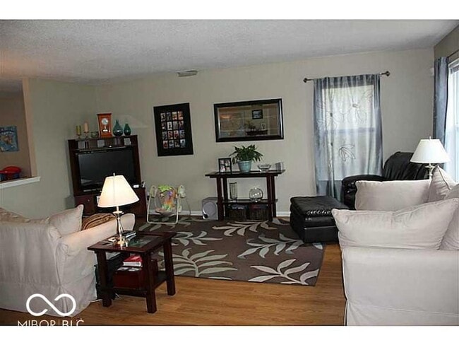 Building Photo - 14422 Forsythia Ln