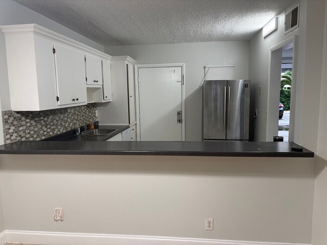 Building Photo - 4500 N Flagler Dr