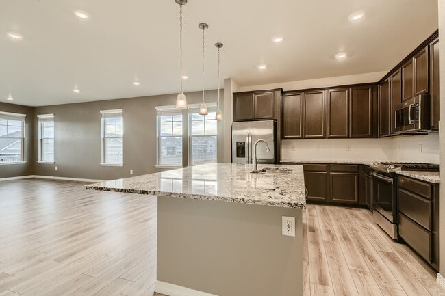 Foto del edificio - 8148 S Jackson Gap St