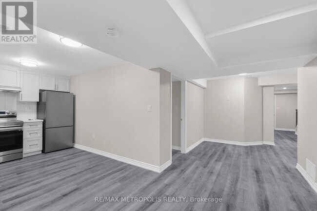 Building Photo - 161 Windfields Farm Dr W