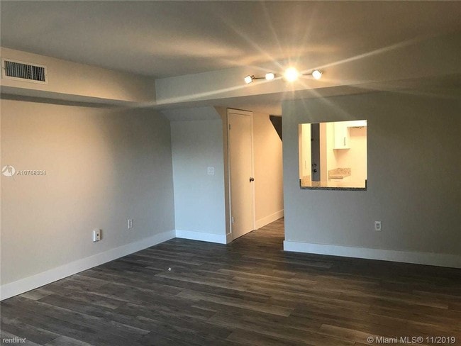 Building Photo - 2 br, 1.5 bath Condo - 270 NW 107th Ave 203