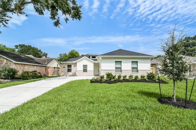 Building Photo - 11611 Moltere Dr