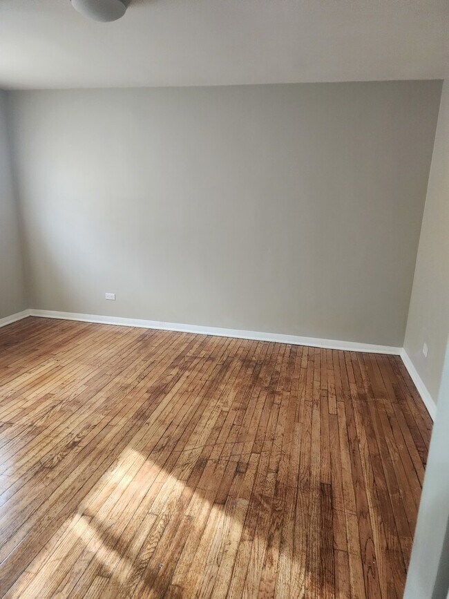 Foto del edificio - 6146 N Damen Ave