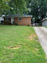 Building Photo - 1018 Willowbrook Dr