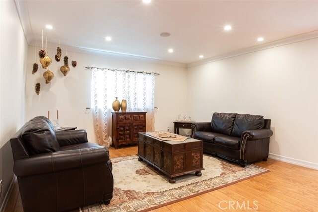 Foto del edificio - 336 W Lexington Dr