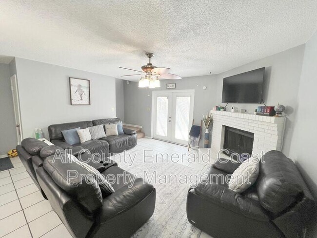 Building Photo - 714 Legion Dr