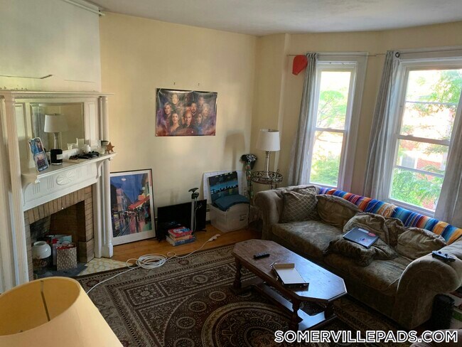 Building Photo - 108 Central St