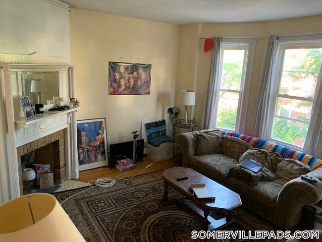 Building Photo - 108 Central St