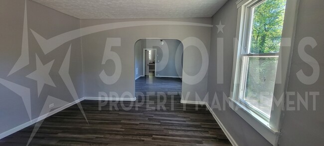 Building Photo - 3601 E 57th St