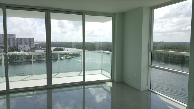 Foto del edificio - 400 Sunny Isles Blvd