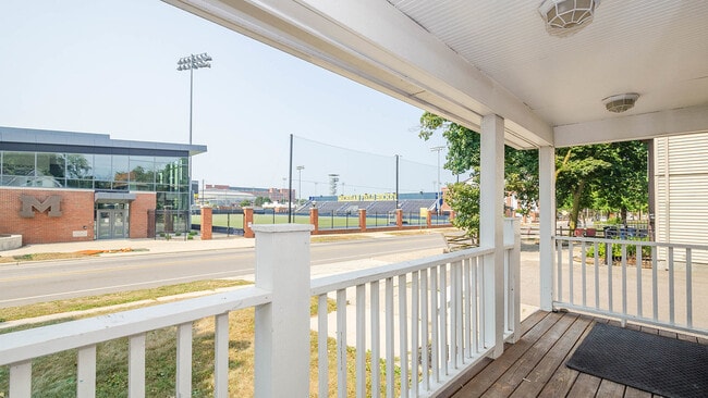 Foto del edificio - 1441 S State St