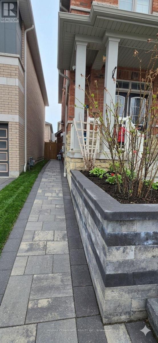 Building Photo - 1177 Enchanted Crescent