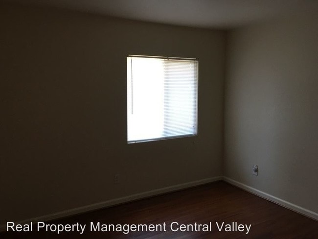 Building Photo - 254 S Hinkley Ave